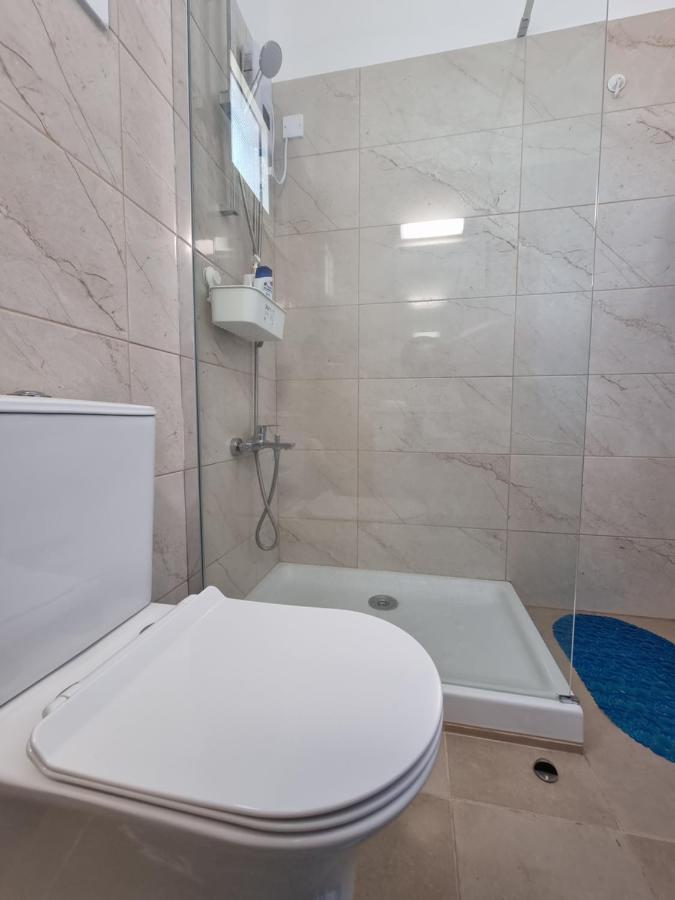 Super Modern Beachfront 1 Bedroom - Sleeps 4 Limisso Esterno foto